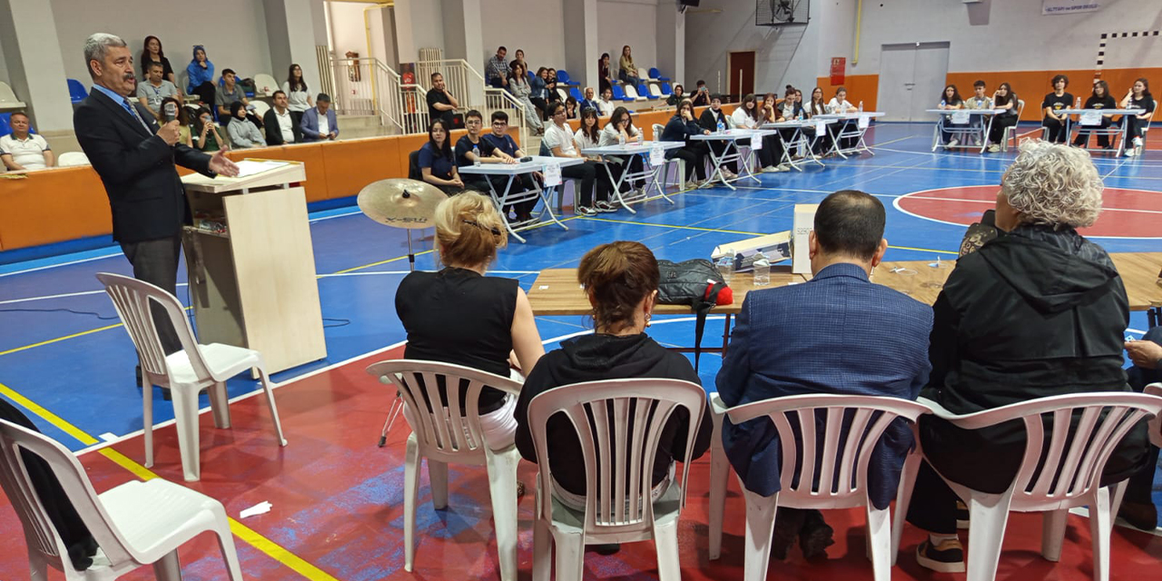 Efeler’de Liseler Arası Bilgi ve Kültür Yarışması heyecanı!