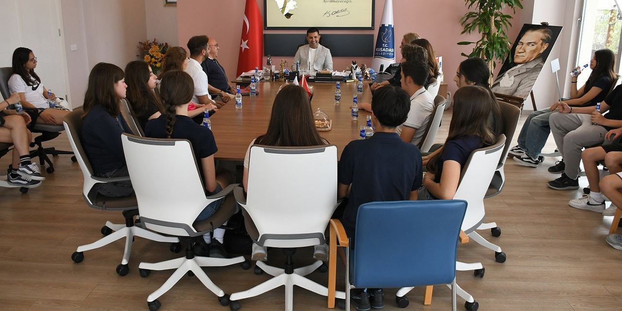 Kuşadası’nda kardeşlik fidanları toprakla buluştu