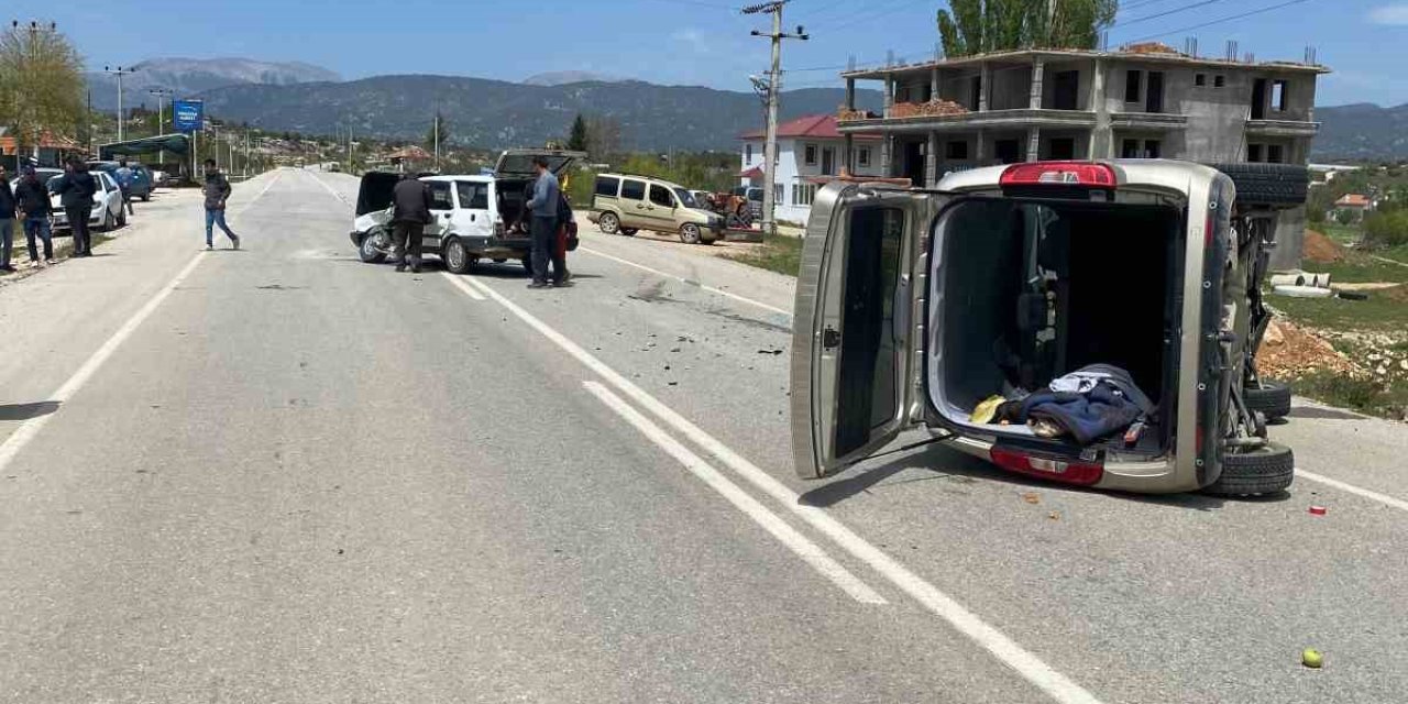 Seydikemer’de trafik kazası: 5 yaralı