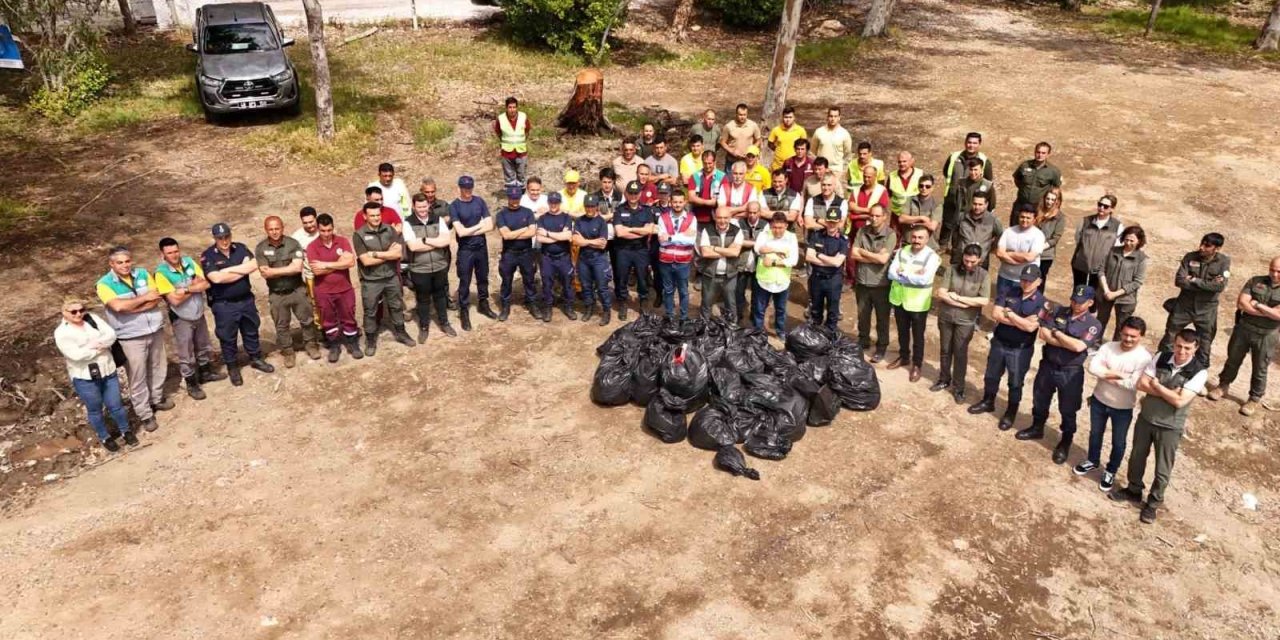 Marmaris ‘Orman benim ‘ diyerek bir saatte bir römork dolusu çöp topladı