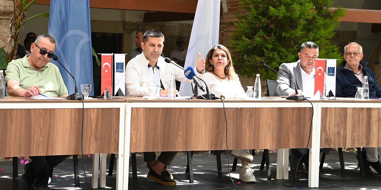 Başkan Ömer Günel çarşı esnafı ile buluştu