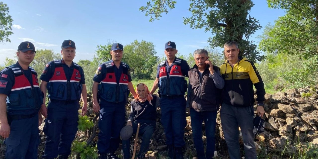 Alzheimer hastası kayıp şahsı jandarma buldu