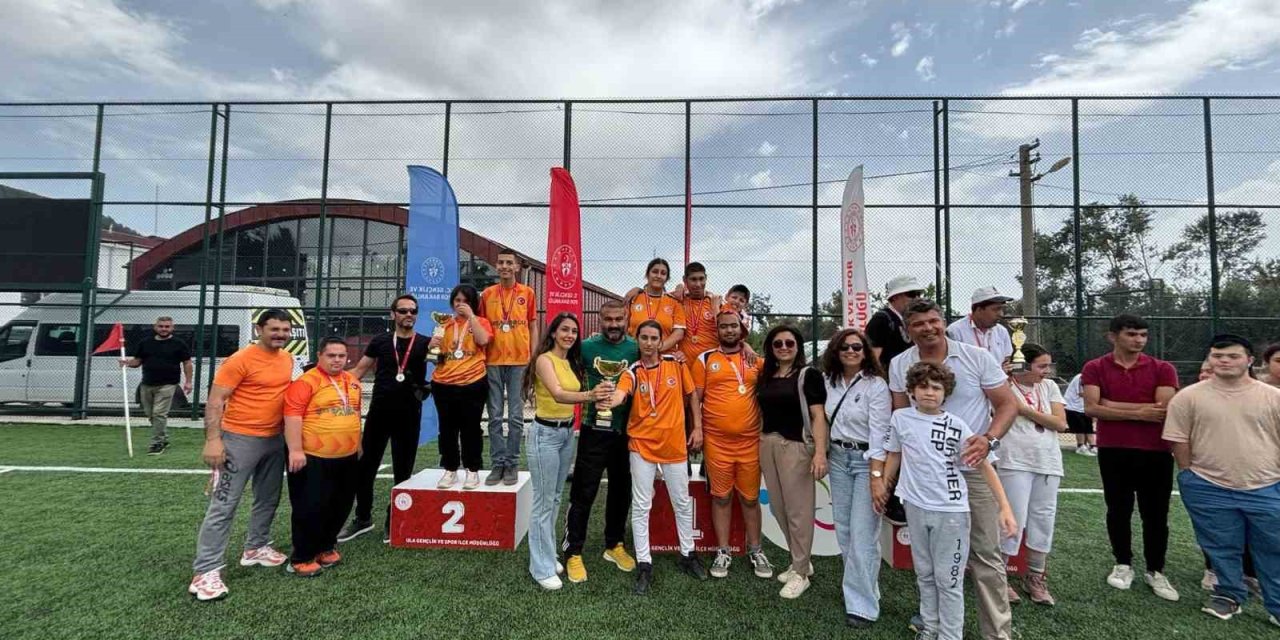 Özel sporcular bocce turnuvası renkli görüntülere sahne oldu