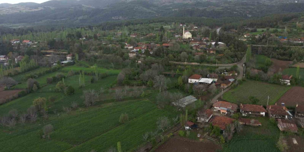 Caminin tamamlanması için arsasını bağışladı