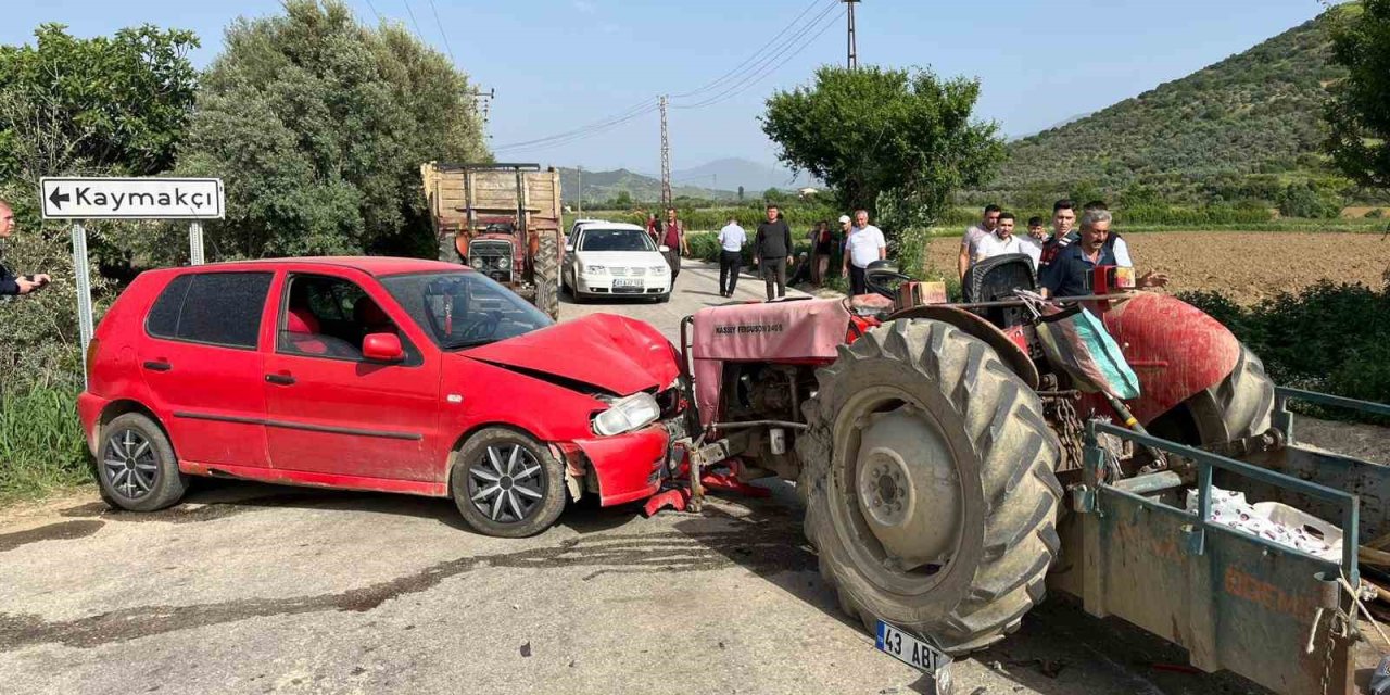 İzmir’de trafik kazası: 4 kişi yaralandı
