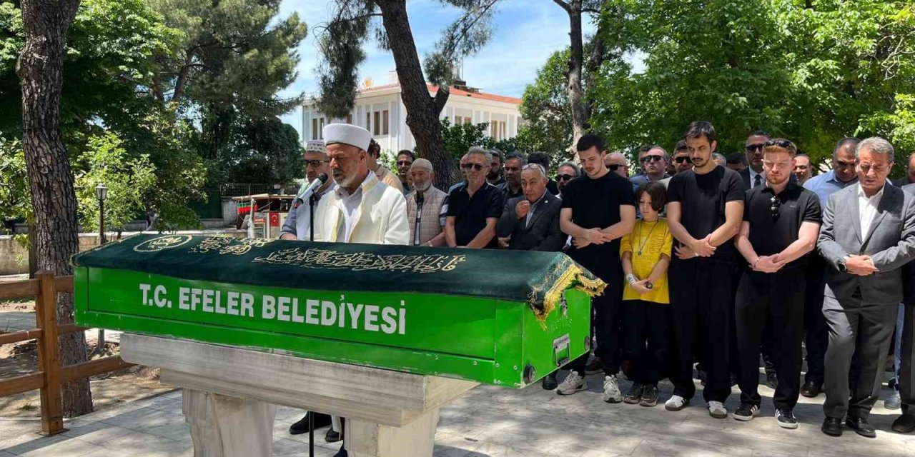 Kalp krizine yenik düşen Özdemir, son yolculuğuna uğurlandı