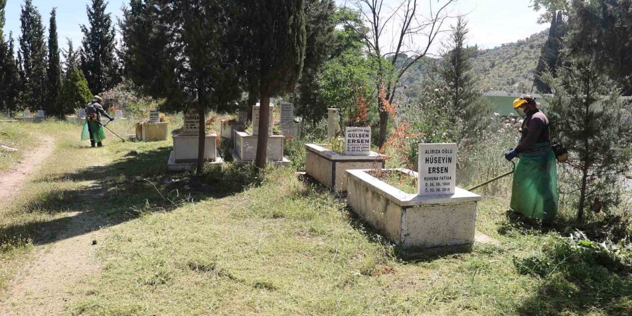 Koçarlı’da Kurban Bayramı öncesi mezarlıklarda temizlik seferberliği başladı