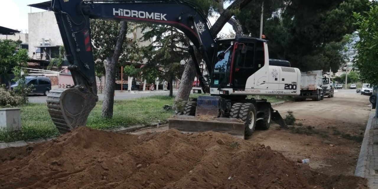 Oda mezar kontrollü bir şekilde kapatıldı, yol çalışmaları tekrar başladı