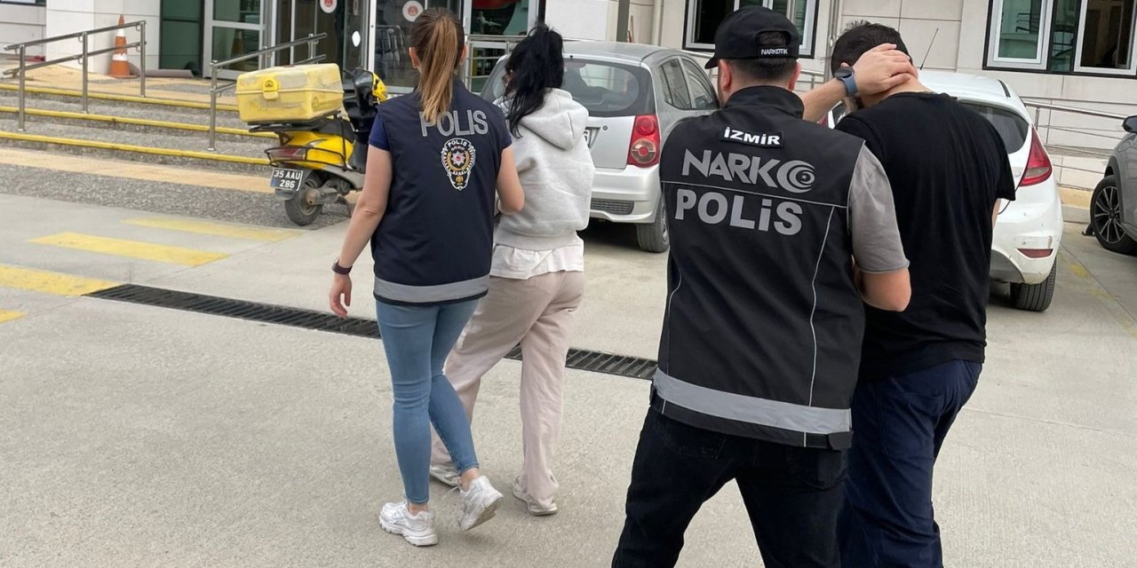 İzmir’in turistik ilçelerinde zehir tacirlerine operasyon