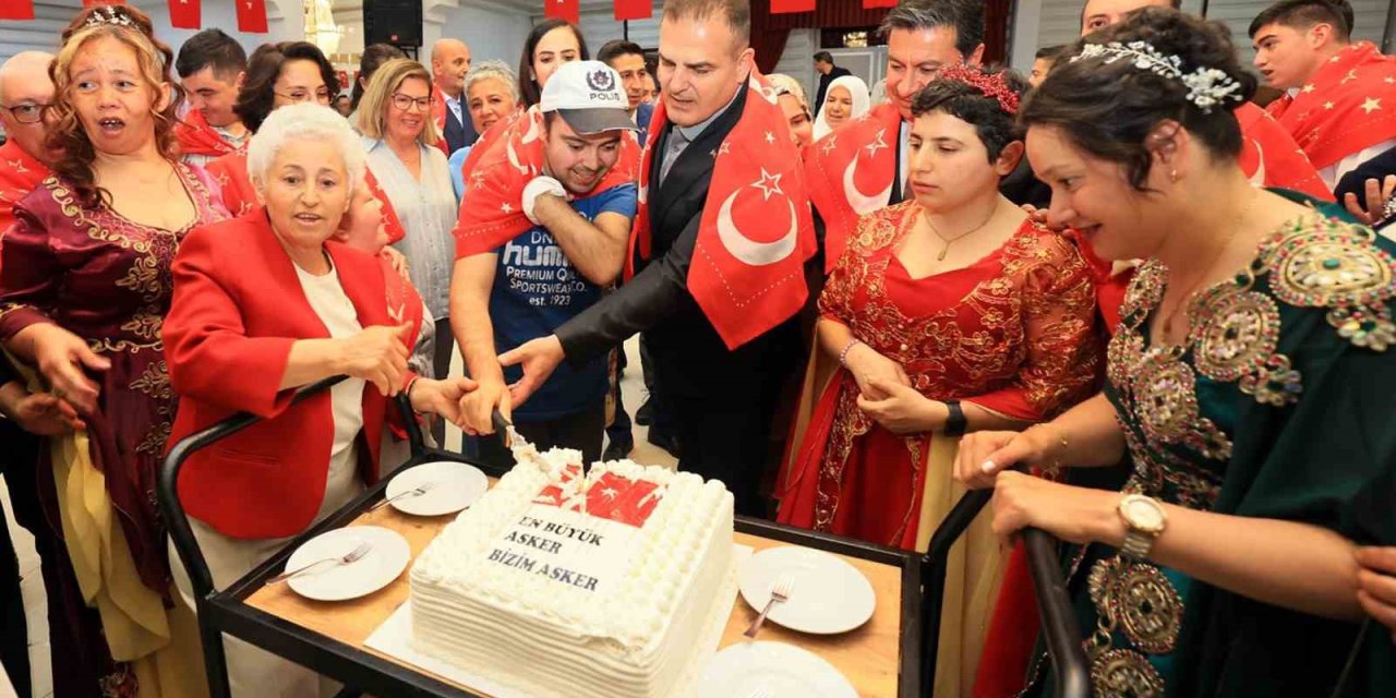 Engelli bireyler için ‘Asker Kına Gecesi’