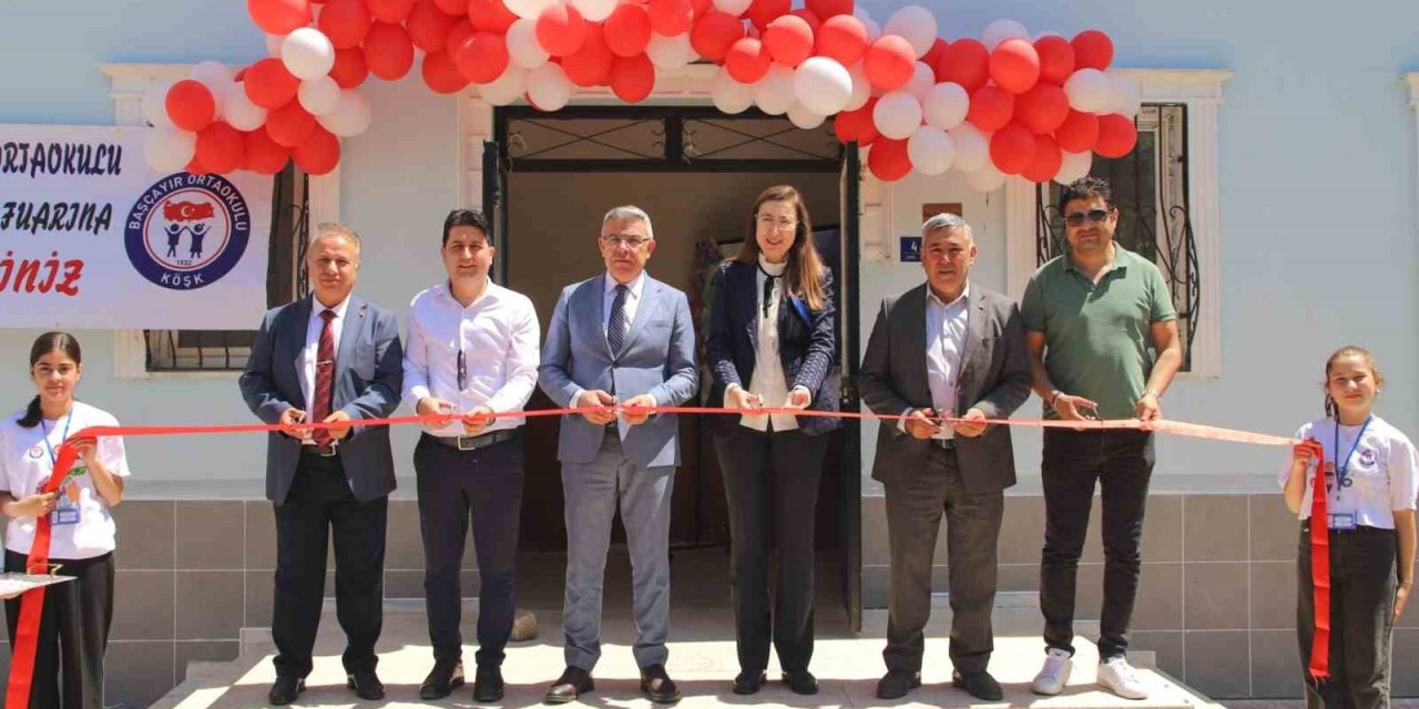 Öğrenciler projelerini bilim fuarında sergiledi