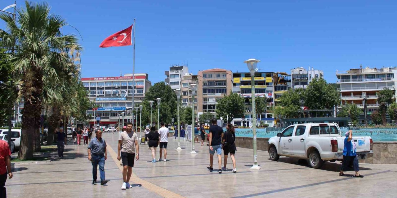 Aydın yalnızlaşıyor