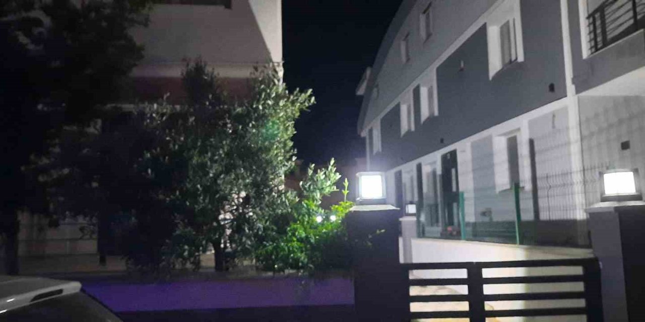 Üçüncü kattan düşen şahıs hayatını kaybetti