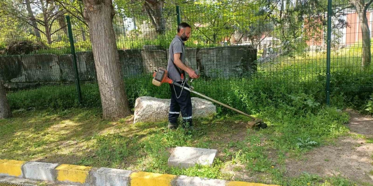 Karacasu Belediyesi ekipleri temizlik çalışmalarında hız kesmiyor