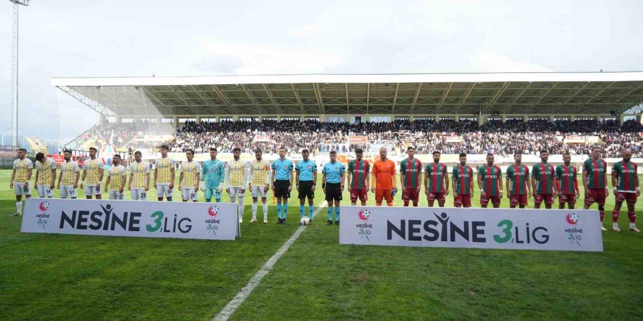 Karşıyaka, final için evine avantajlı döndü