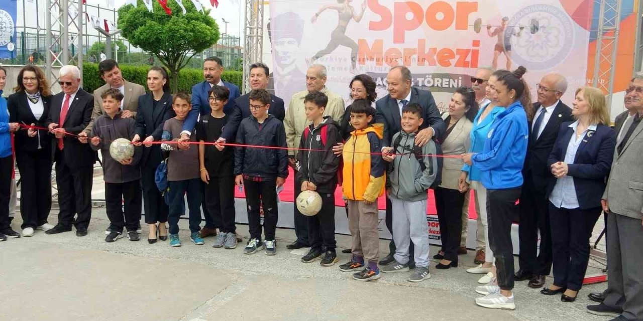 Muğla’daki spor merkezi törenle hizmete açıldı