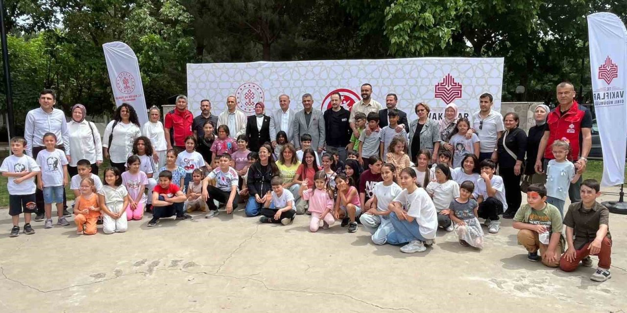 Aydın’da burs alan çocuklara şenlikli sürpriz