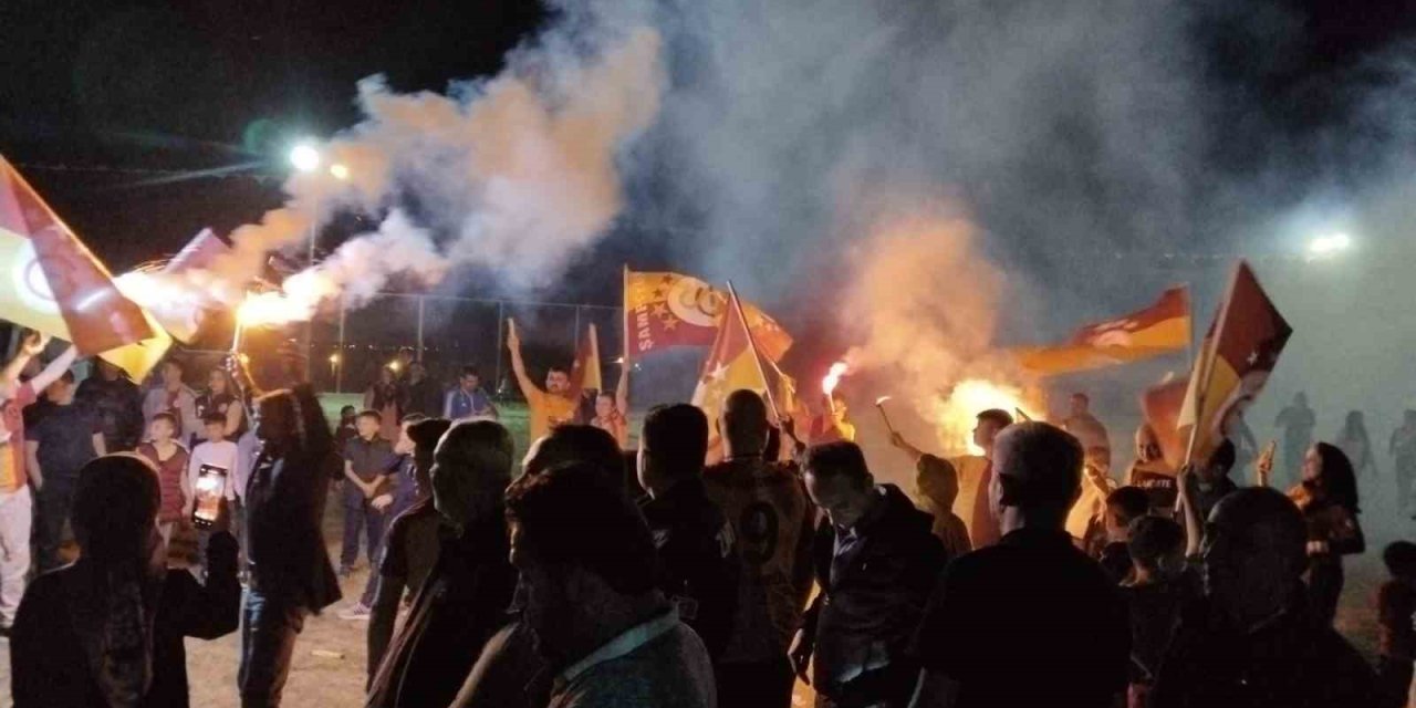 Galatasaray 25. şampiyonluğu Denizli’de coşkuyla kutlandı