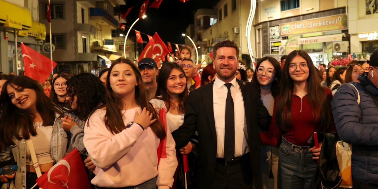 Tavas 19 Mayıs coşkusunu Necati ve Saykolar ile yaşadı