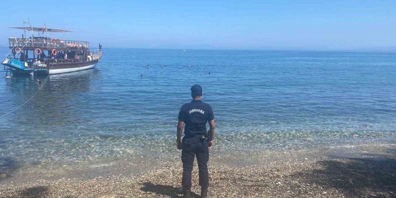Kuşadası Milli Parkı’nda yasaklı alana giren 8 kişiye cezai işlem uygulandı