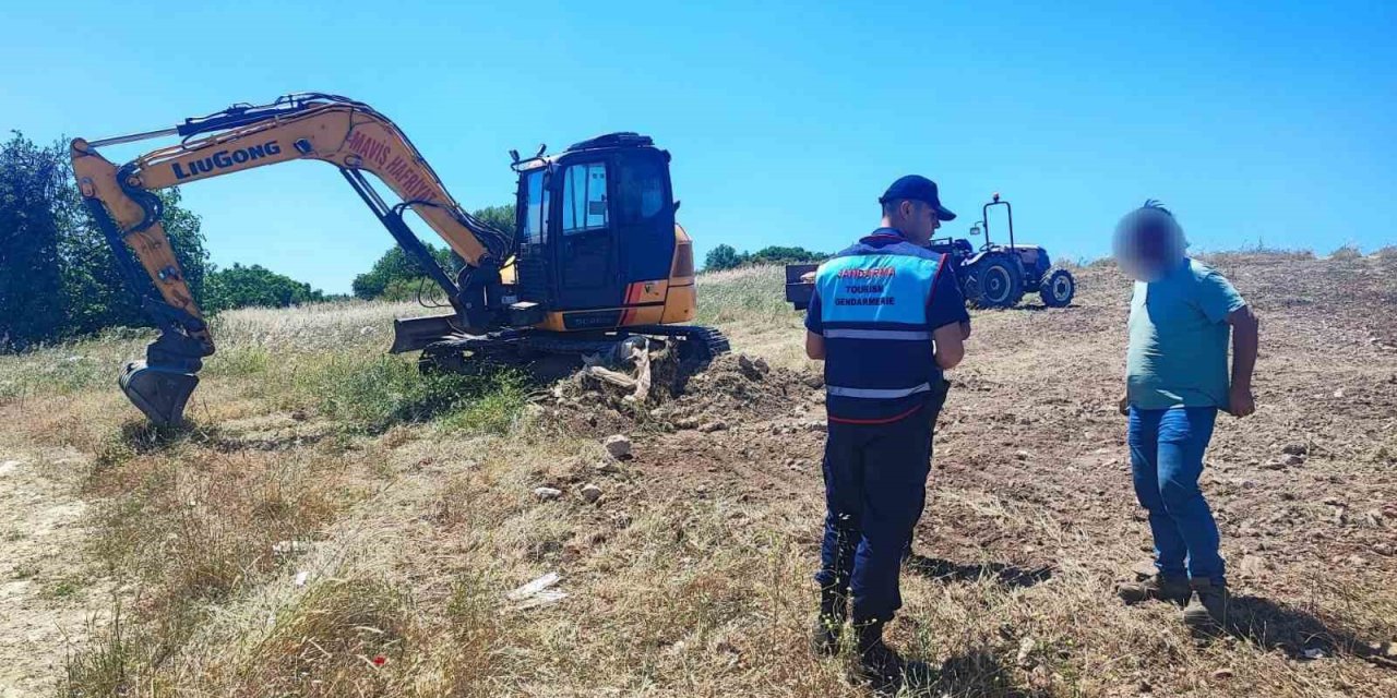 Didim’de kaçak kazı yapan 3 şahıs suçüstü yakalandı