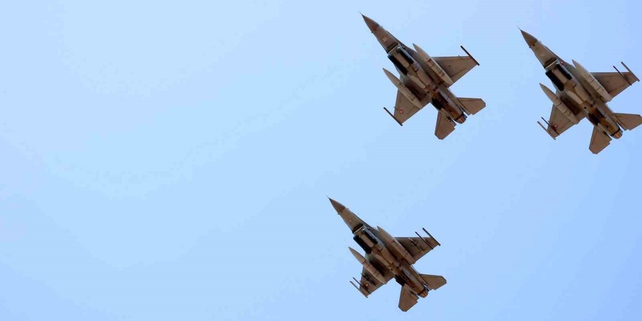 Muğla’da 19 Mayıs coşkusu F-16’ların gösterisiyle başladı