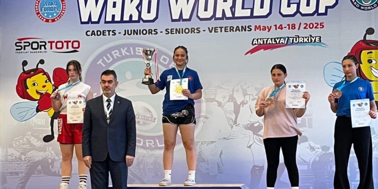 Denizlili kick boksçu Durdane dünya şampiyonu oldu