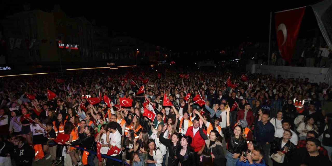 19 Mayıs coşkusu Büyükşehir konserleri ile yaşandı