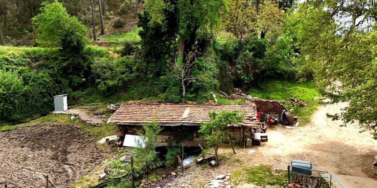 Menteşe’deki değirmen asırlardır yöre halkına hizmet veriyor