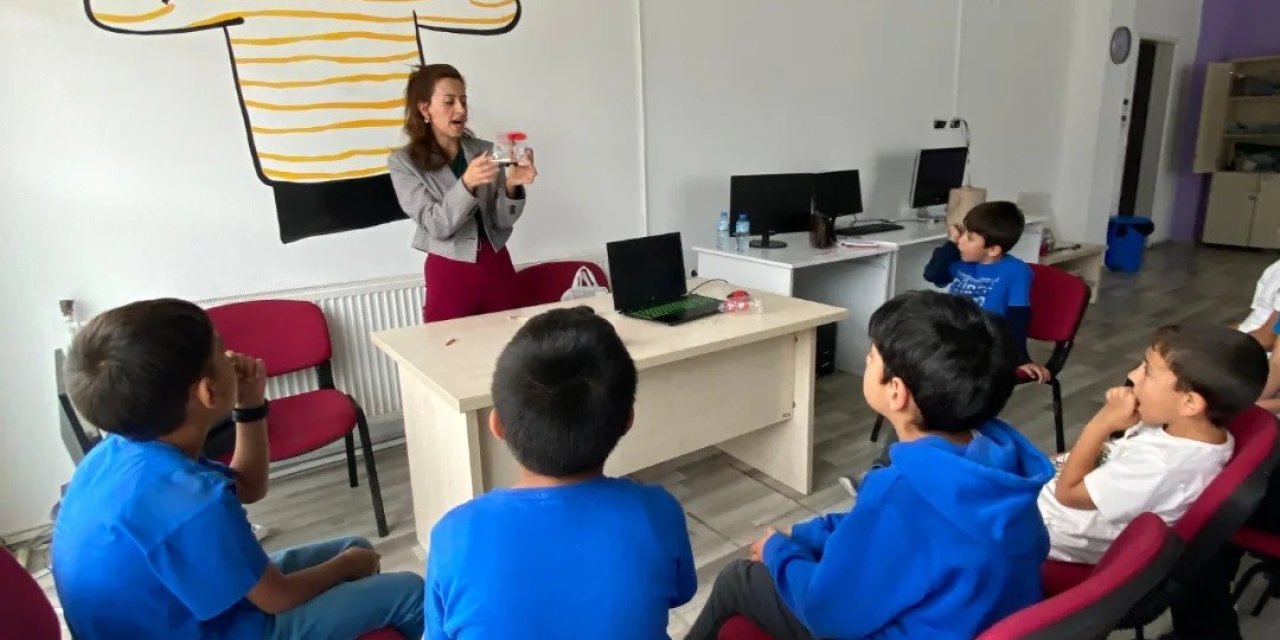Muğlalı çocuklar uzay ve havacılık atölyesinde kendi tasarımlarını uyguluyor