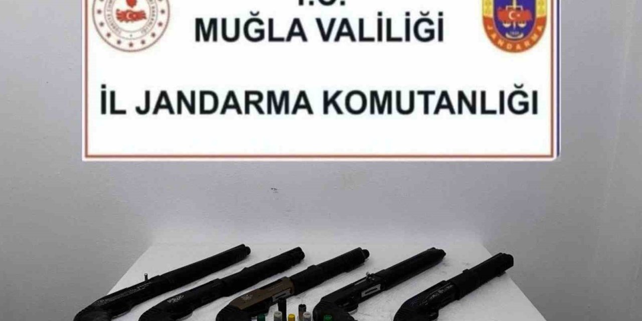 Köyceğiz’de ruhsatsız pompalı tüfekler ele geçirildi