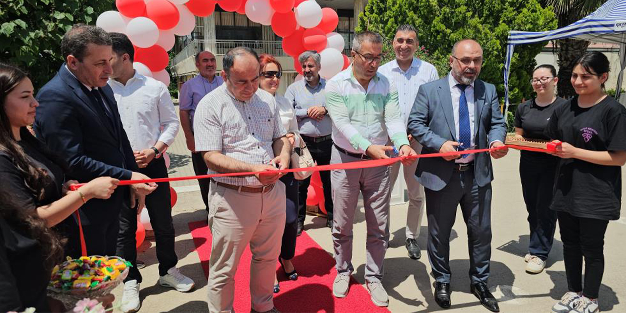 Nazilli’de bilim tutkunları buluştu: Kız öğrencilerin projeleri göz doldurdu