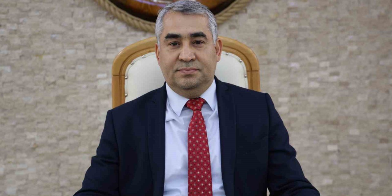 ADÜ Rektörü Prof. Dr. Kent, “Yeni Anayasada Yol Haritası” çalıştayına katıldı