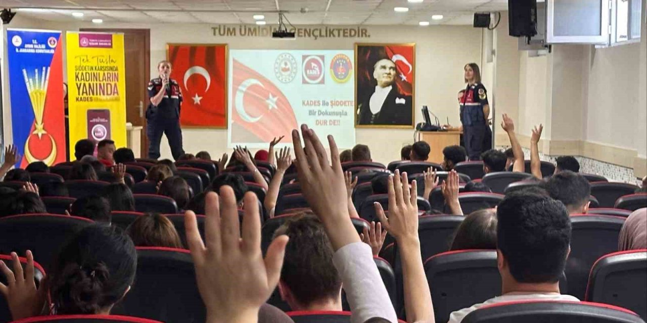 Jandarma liseli gençleri bilgilendirdi
