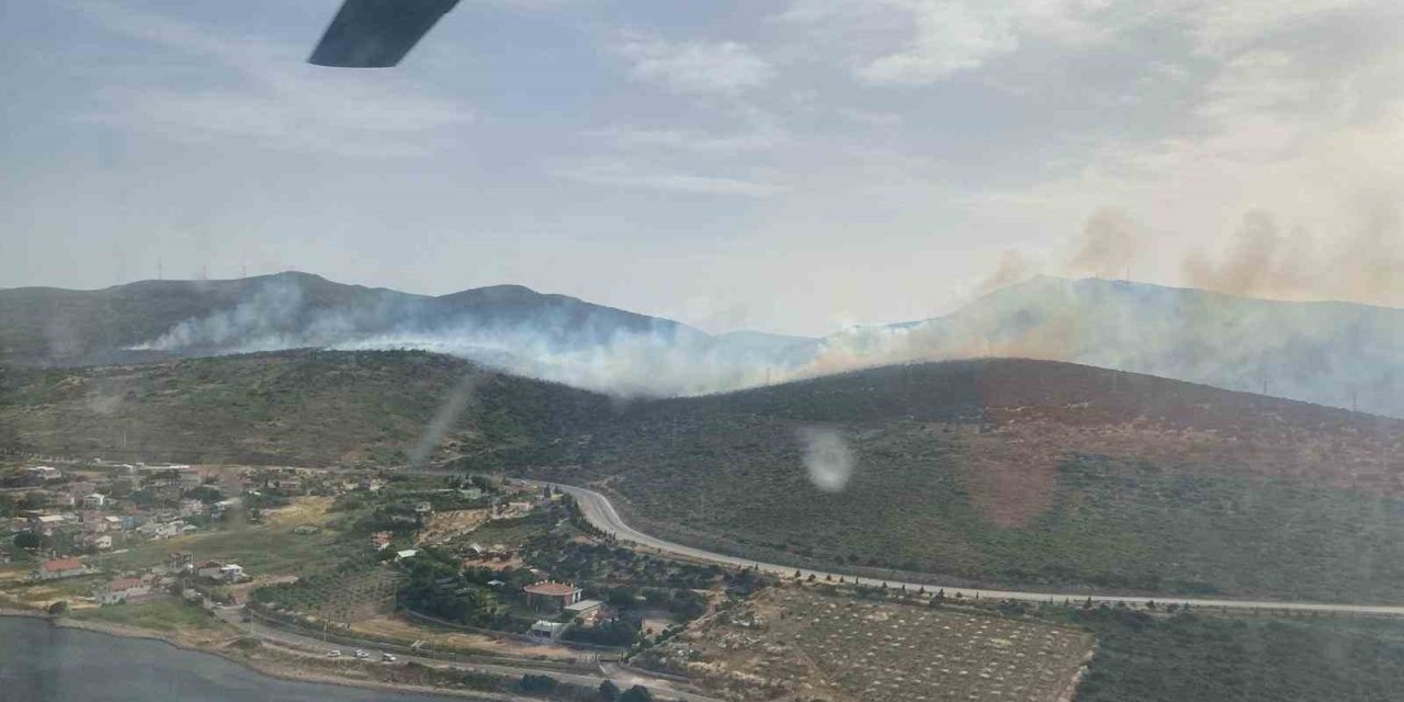 İzmir’de makilik alandaki yangına müdahale sürüyor