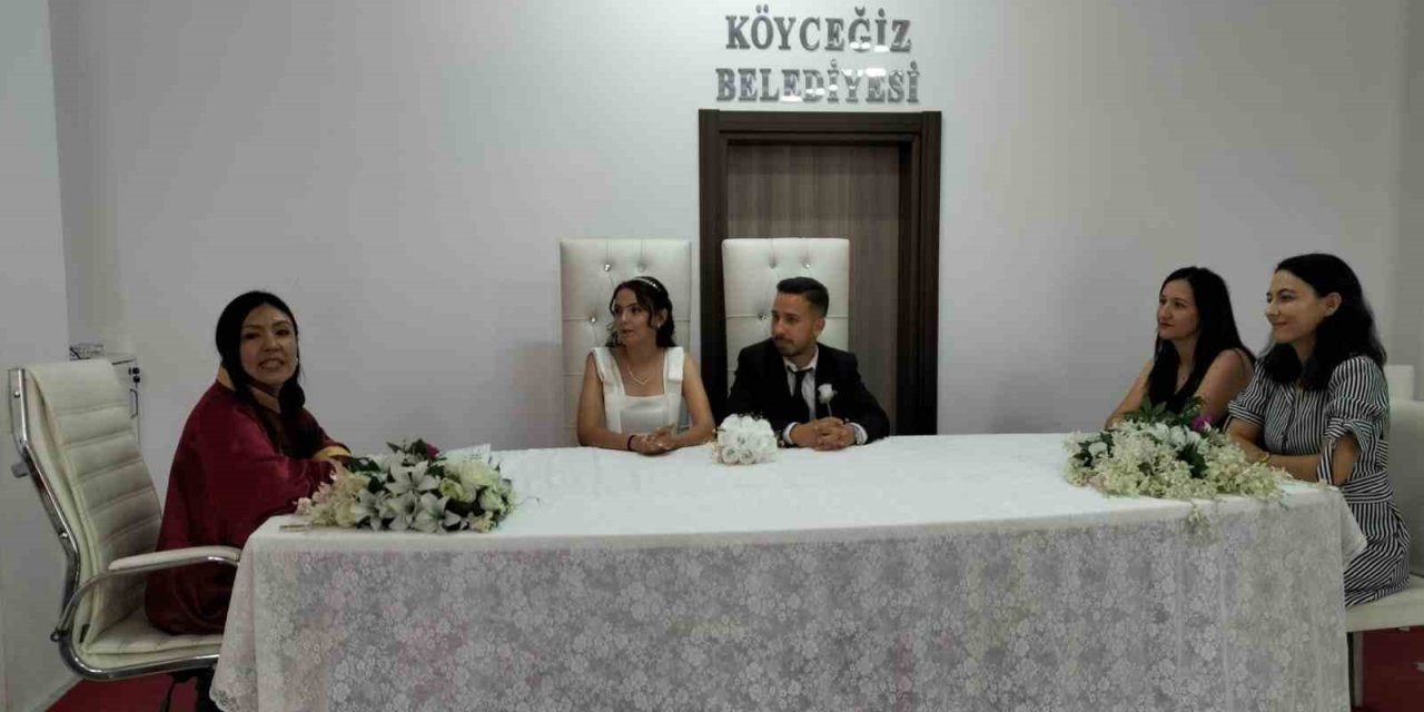 Köyceğiz’de çiftler nikah için yoğunluk oluşturdu