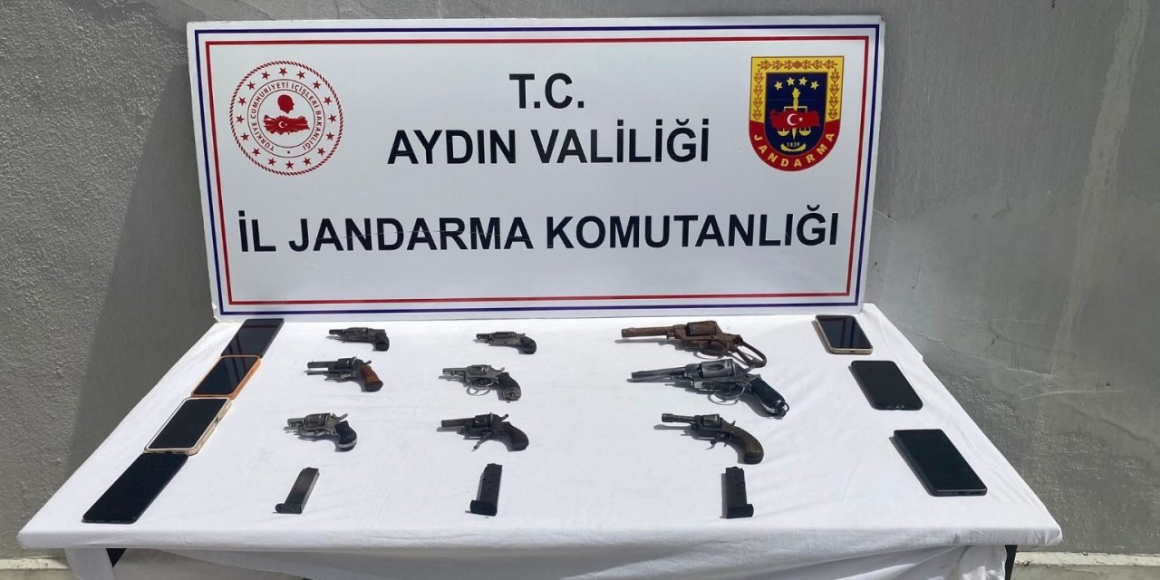 Aydın’da silah ticareti jandarma ekiplerine takıldı