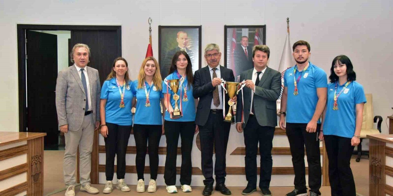 Rektör Kaçar, şampiyon sporcuları ağırladı