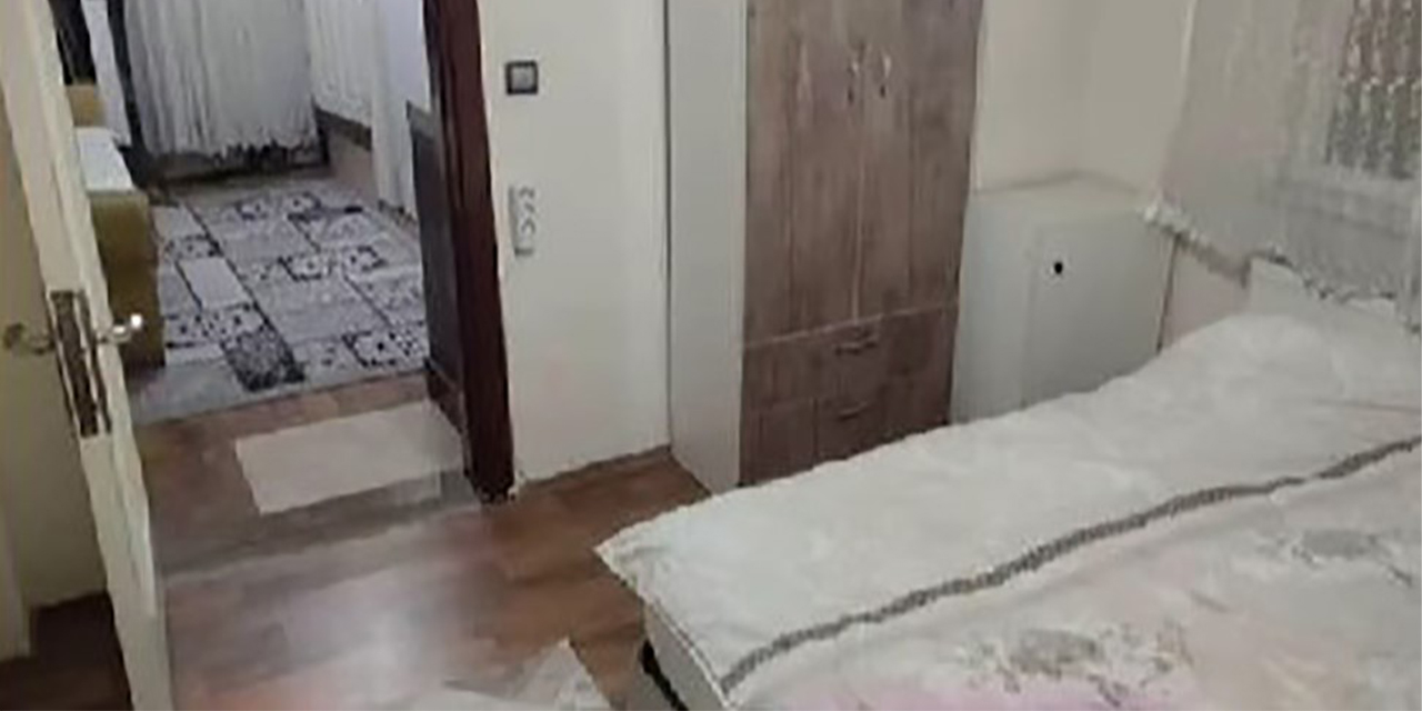 Apart dairesindeki üçlü prizlerden casus kamera çıktı
