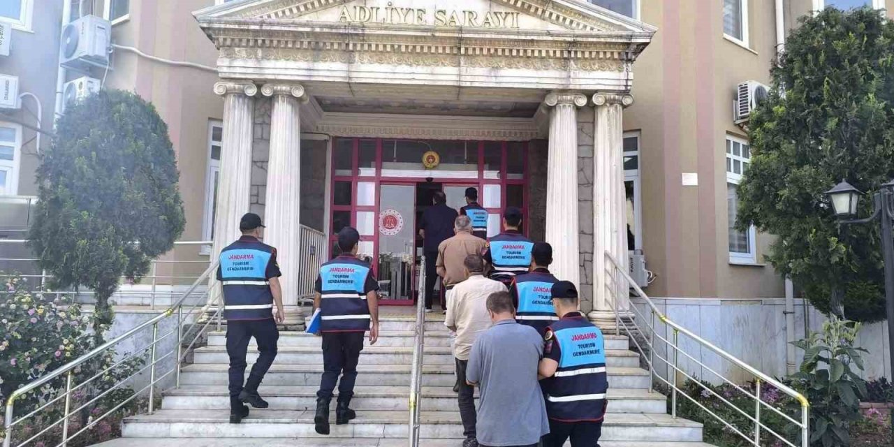 Sit alanında kazı yapan 4 kişi suçüstü yakalandı