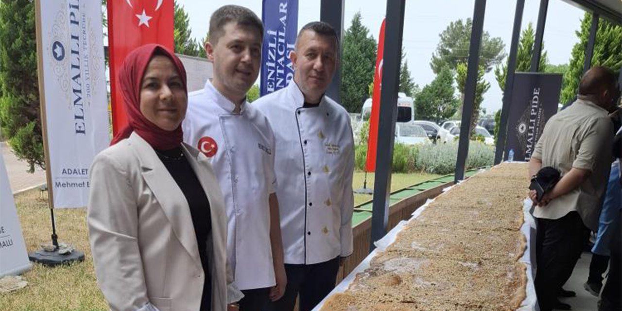 Denizli’de dünya rekoru: 12 metre 30 santimlik tahinli pide!