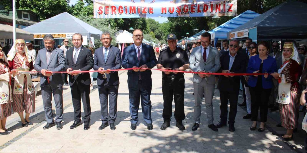 Aydınlı kursiyerler, el emeği ürünlerini görücüye çıkarttı