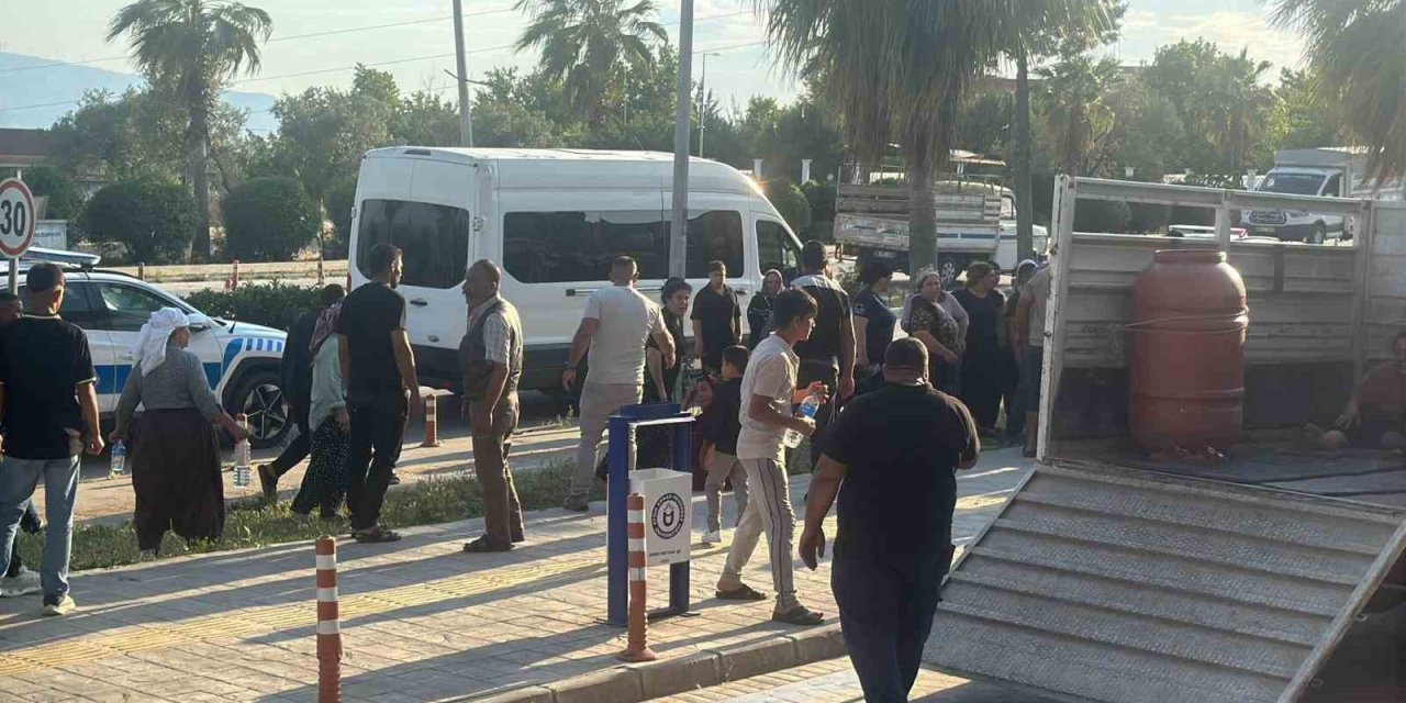 Pikaptan düşen çocuk hayatını kaybetti