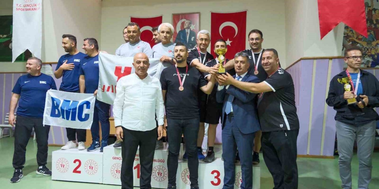 Tepecik EAH masa tenisi takımı Süper Lig’e yükseldi