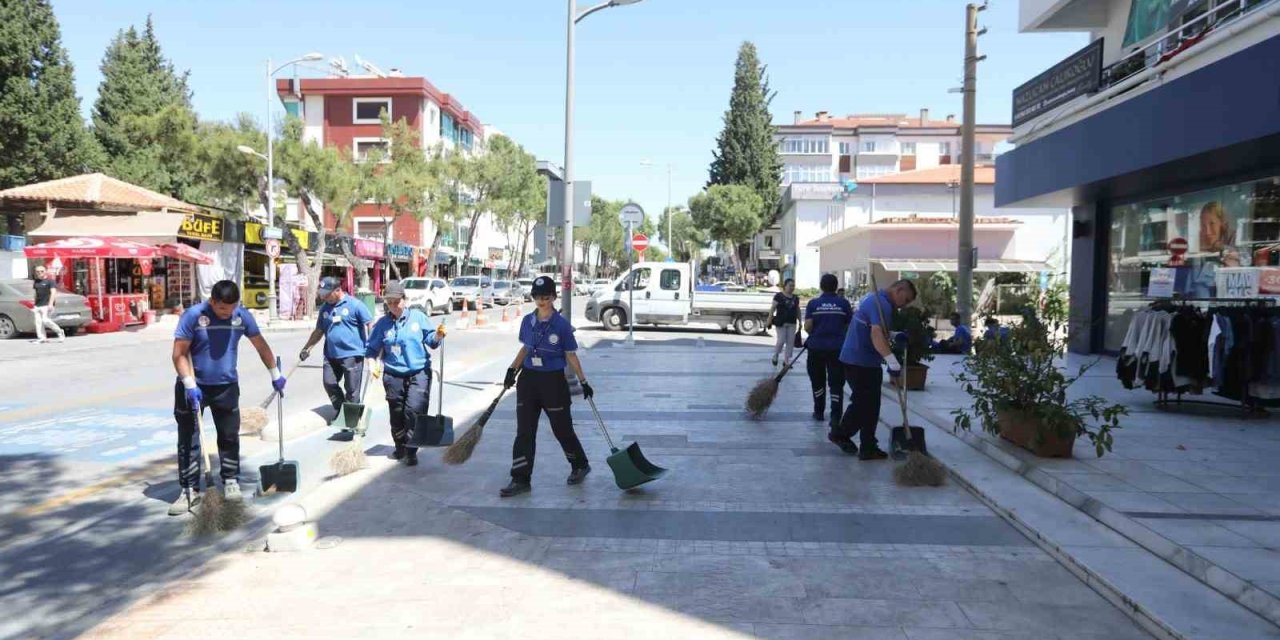 Muğla Büyükşehir Belediyesi’nden 13 ilçede temizlik seferberliği