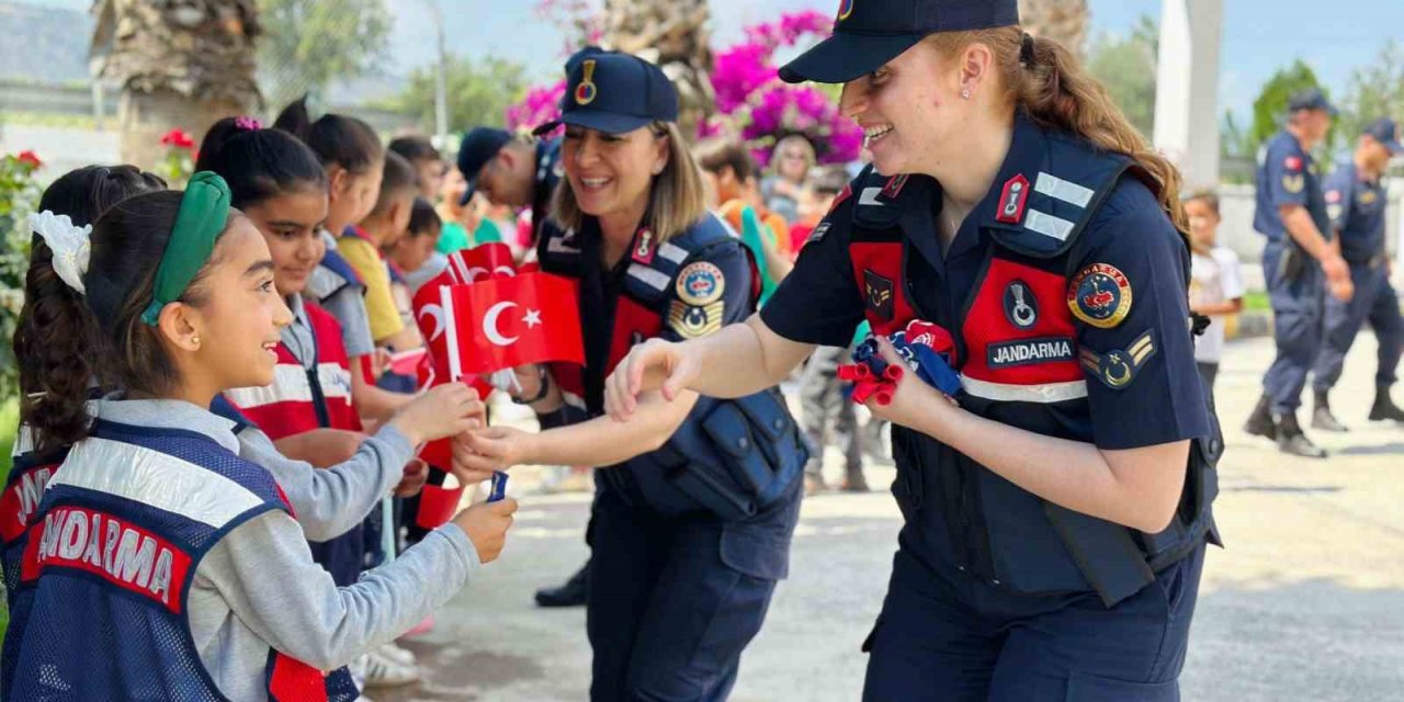 Buharkent’te öğrenciler jandarmayı tanıdı