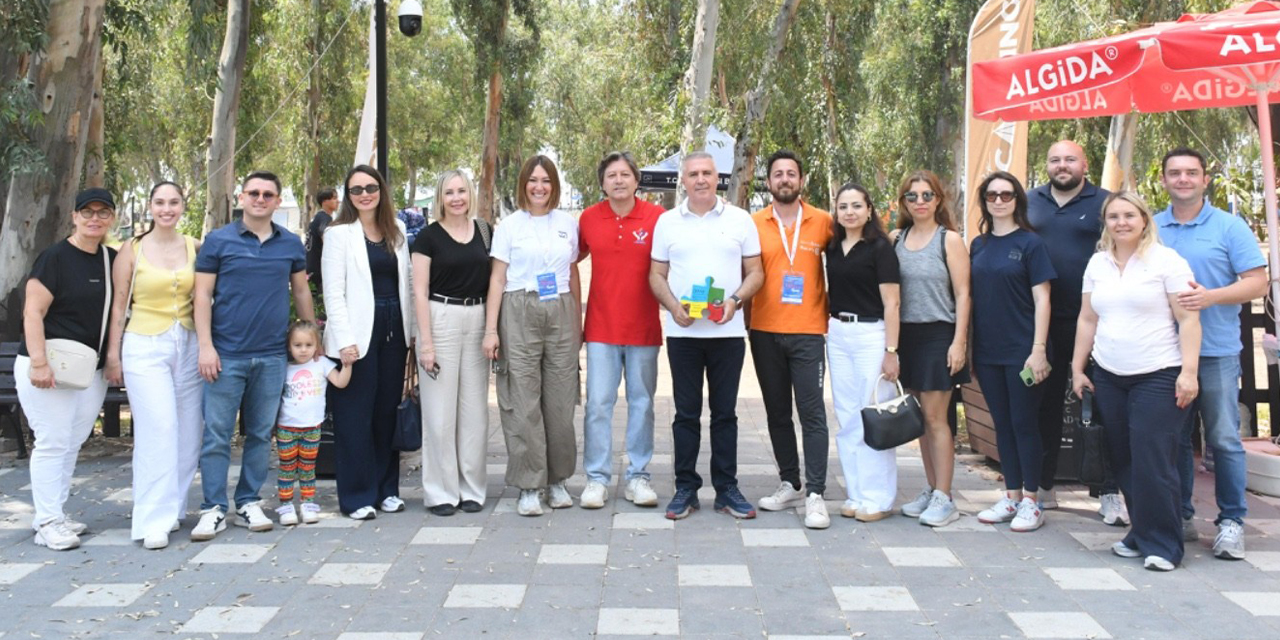 Kuşadası’nda otizmli bireyler için farkındalık kampı düzenlendi