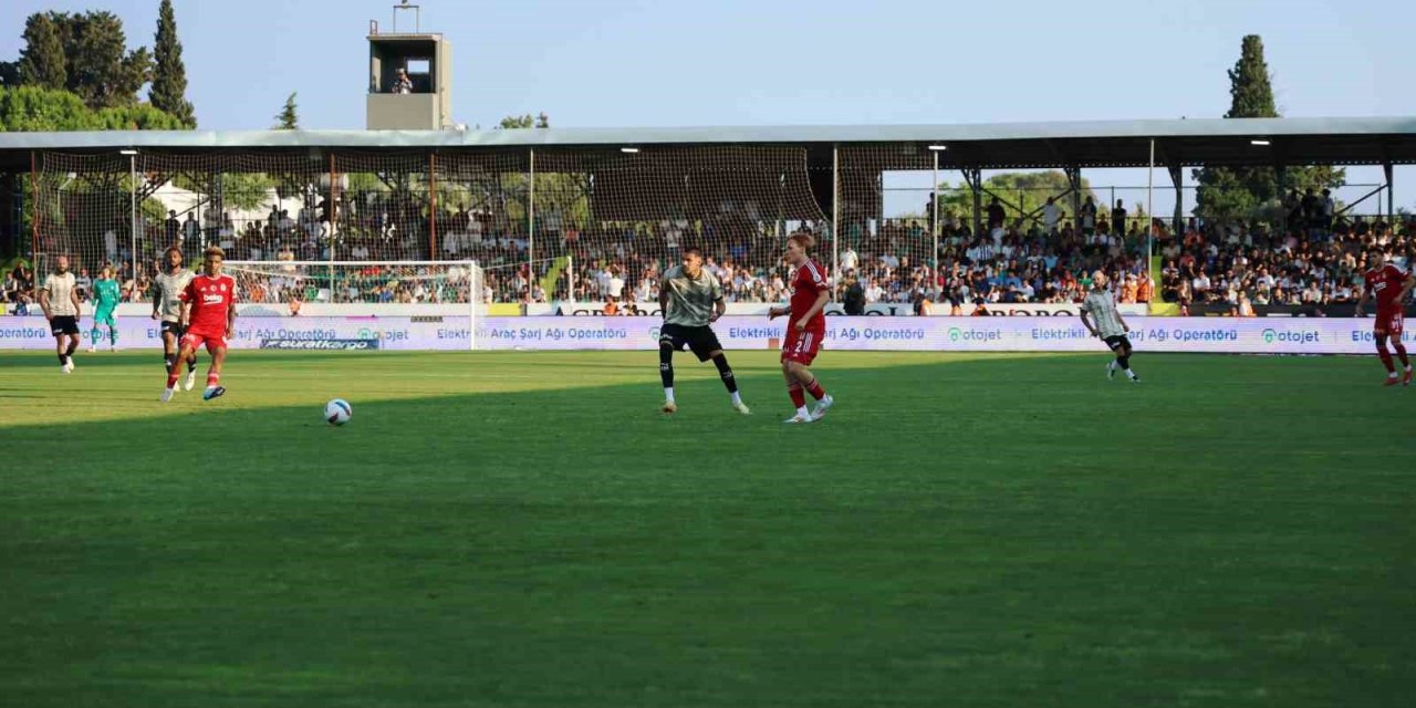 Trendyol Süper Lig: Bodrum FK: 0 - Beşiktaş: 3 (İlk yarı)