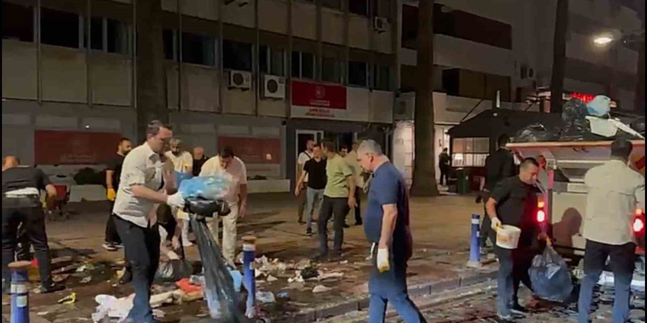 İş başa düştü, biriken çöpleri Başkan Cemil Tugay topladı
