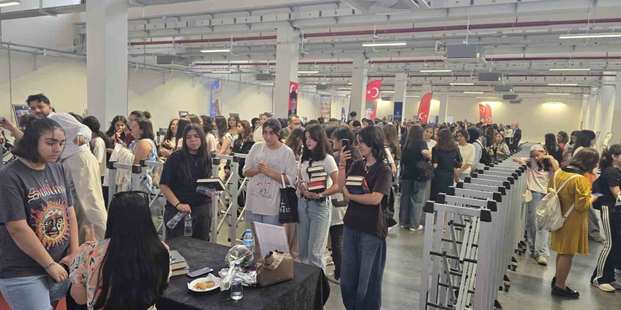 Başkan Çerçioğlu 100 bine yakın kitapseveri Fuar Aydın’da buluşturdu